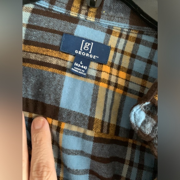 NWT Plaid flannel button up size Large - Picture 2 of 6
